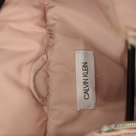 Calvin Klein Rose Pink Puffer Vest Contrast Sides Full Zip Size Medium - Picture 2 of 8